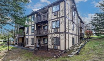 27 Rollingwood Dr 27, Brookfield, CT 06804