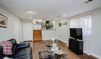 1849 W Spring Ridge Dr, Arlington Heights, IL 60004