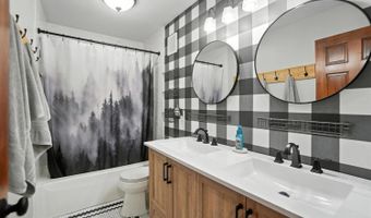 8608 Sunmont Dr, Anderson Twp., OH 45255