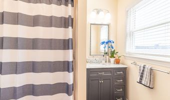 81 Floral St, Bath, ME 04530