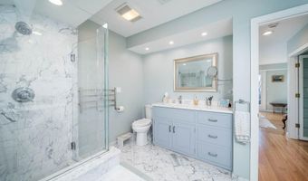 152 Crompton Ave 12, East Greenwich, RI 02818