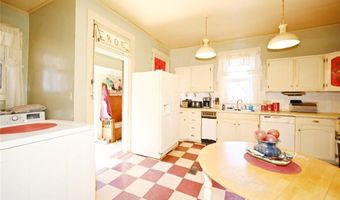 308 R St, Atchison, KS 66002