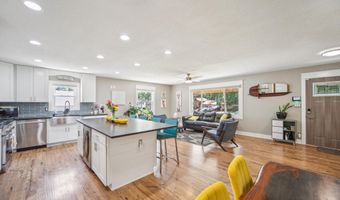 4905 SW 15th St, Des Moines, IA 50315