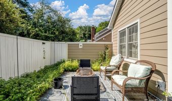9435 Kings Falls Dr, Charlotte, NC 28210