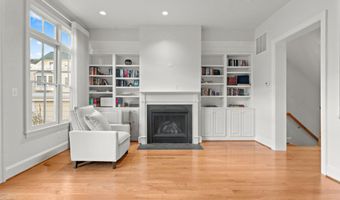 1815 POTOMAC GREENS Dr, Alexandria, VA 22314