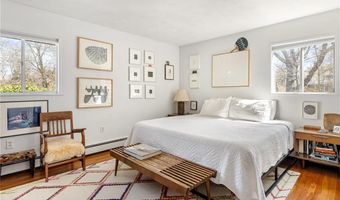 152 Hamilton Ave, Jamestown, RI 02835