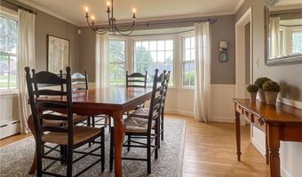 9 South Dr, Middletown, RI 02842