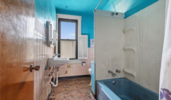 1427 Duss Ave, Ambridge, PA 15003