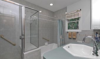 21 Hamilton St, Amityville, NY 11701