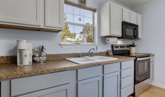 10100 Bancroft St, Bay St. Louis, MS 39520