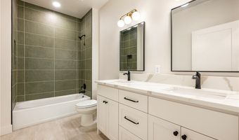 19 Lothian Ln, Bella Vista, AR 72715