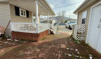 51 N River St, Auxier, KY 41602
