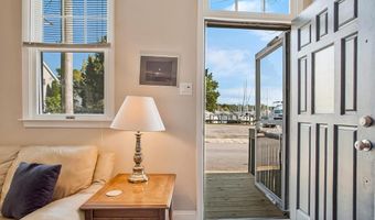 320 CHESTER Ave, Annapolis, MD 21403