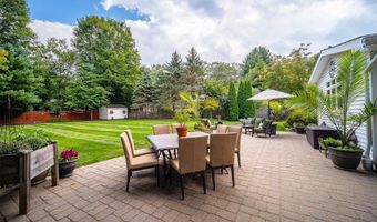 28 Haskell Ave, Airmont, NY 10901