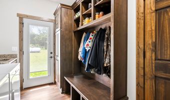 11830 Farm Road 1195, Aurora, MO 65605