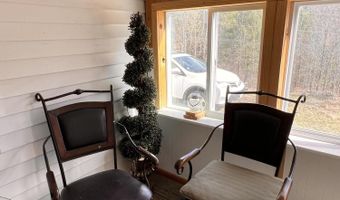 8 Graffam Rd, Baldwin, ME 04091