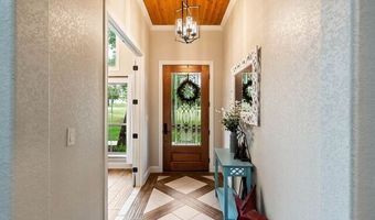 140 Wood Valley Dr, Adkins, TX 78101