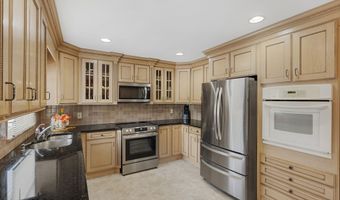 570 Forest Hills Pkwy, Bayville, NJ 08721