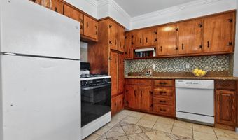 4615 ROUNDHILL Rd, Alexandria, VA 22310