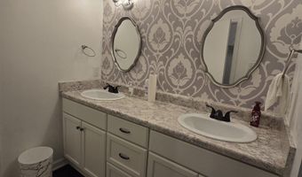 1121 KING ARTHUR Ct, Alabaster, AL 35007