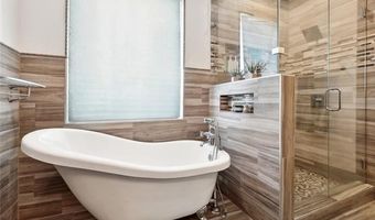 229 JAGUAR Dr, Arabi, LA 70032