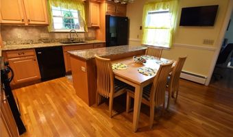 13 Cozy Ln, Cumberland, RI 02864
