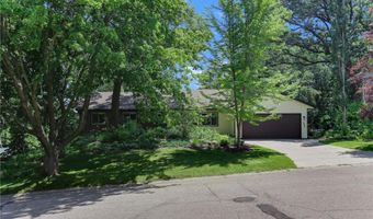 5820 139th St W, Apple Valley, MN 55124