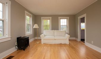 391 Bimson Dr, Barnet, VT 05821