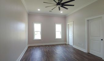 422 E Magnolia St, Abbeville, LA 70510
