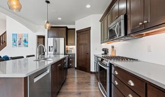1013 HARVEST Trl, Appleton, WI 54913
