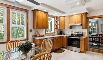 16 Williamsburg Dr, Amherst, NH 03031