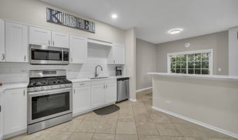 367 Emerald Ln, Algonquin, IL 60102