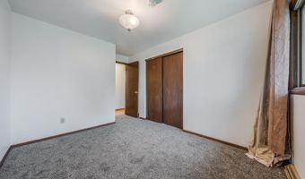 2725 S JACKSON St, Appleton, WI 54915