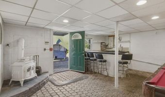 51 Zinnia Dr, Alloway, NJ 07418