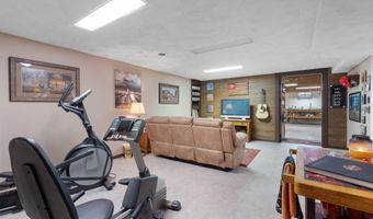 24352 State Hwy Ee, Aurora, MO 65605