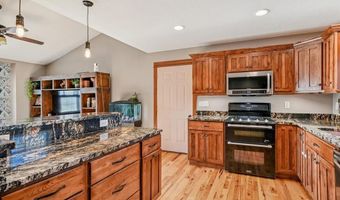 82 1st St Ct, Atkins, IA 52206