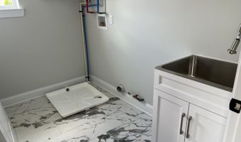 65 Grant Ave, Carteret, NJ 07008