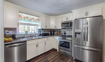 1640 Cranston St, Cranston, RI 02920