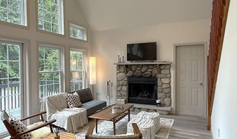 15 Shakespeare Dr, Albrightsville, PA 18210