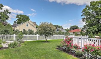 49 Walley St, Bristol, RI 02809