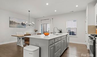 2037 Birchside Dr, Charlotte, NC 28205