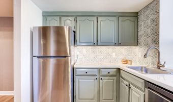 4808 MOORLAND Ln 711, Bethesda, MD 20814