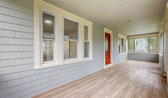 49 Gilbert Ave, Bloomfield, CT 06002