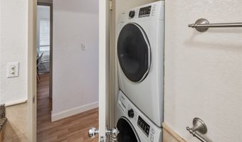 545 Mananai Pl 28R, Honolulu, HI 96818