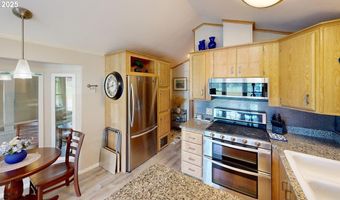 15577 HIGHWAY 101 F2, Brookings, OR 97415