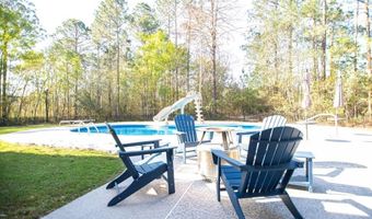 110 Lake Ridge Dr, Baxley, GA 31513