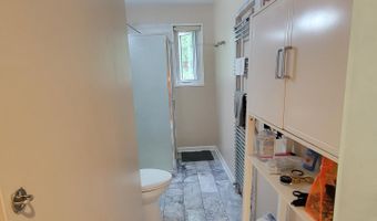 10407 MONTROSE Ave 201, Bethesda, MD 20814