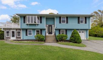 23 Algonquin Dr, Middletown, RI 02842