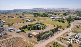 14 Beacon Dr, Cody, WY 82414
