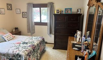 107 Golf Course Dr, Armstrong, IA 50514